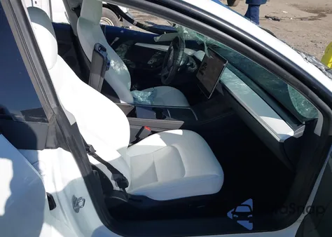 2023 Tesla Model 3 Rear-Wheel Drive z USA, uszkodzony, nr VIN 5YJ3E1EA2PF603744